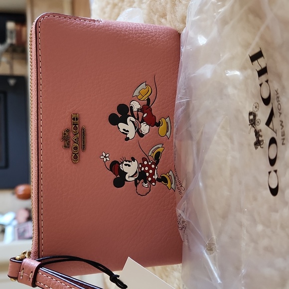 Adorable NWT Coach Disney X Pink Mickey & Minnie Crn Zip Wristlet 🩷🐭🖤 - Picture 11 of 13